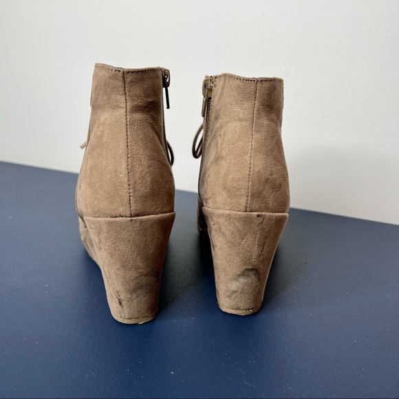 Merona Tan Brown Faux Suede Lace-Up Wedge High Heel Ankle Boot Size 8 - Picture 5 of 16